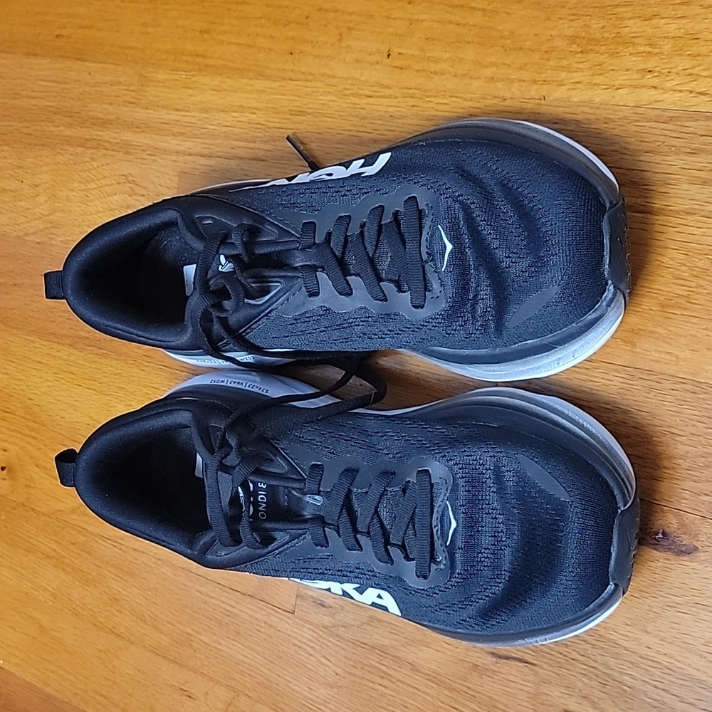 Hoka Bondi 8 Tennis Shoes